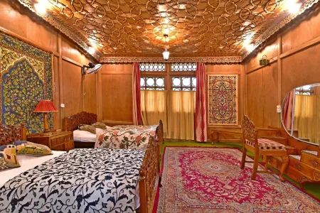 Inshallah Houseboats