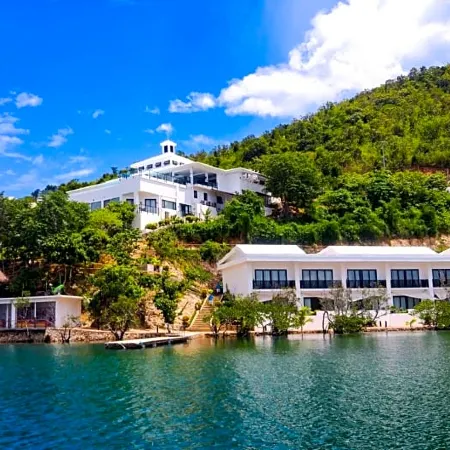 Busuanga Bay Lodge