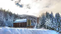 Lux Garden Hotel - 5-Star