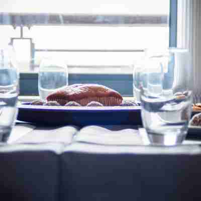 Maritime Quarter - 2 Bedroom Apartment - SA1 Beach Front (Fisherman's Way) Dining/Meeting Rooms