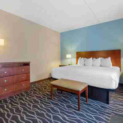 Best Western Plus Suites-Greenville Rooms