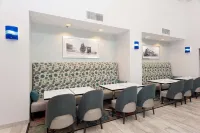 Hampton Inn & Suites McComb - Breakfast