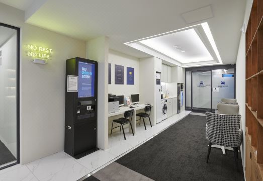 저스트 슬립 호텔 객실 내 안마의자