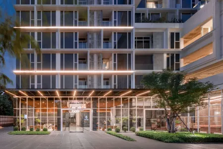 Wyndham Garden Bangkok Sukhumvit 42 Отели рядом с достопримечательностью «A R Sutton & Co Engineers Siam»