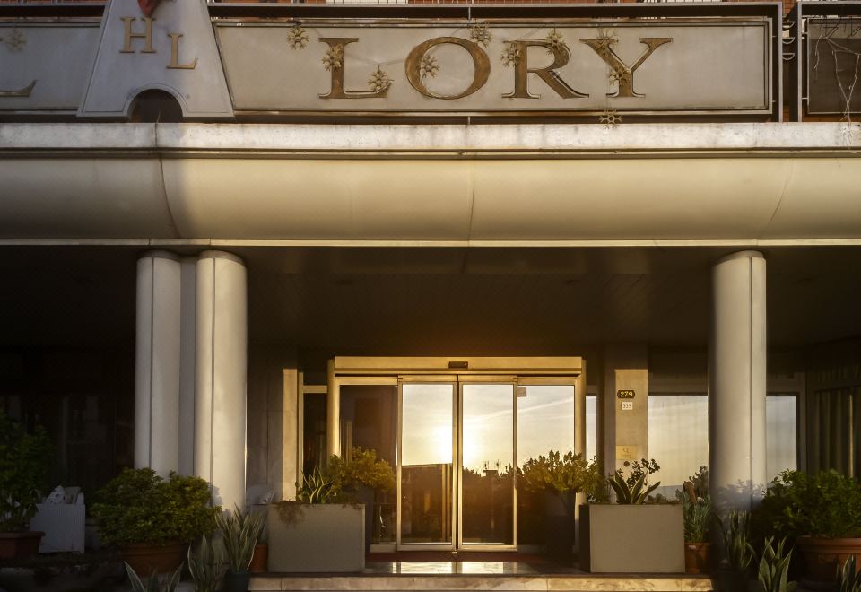 Hotel Lory & Ristorante Ferraro - Housity