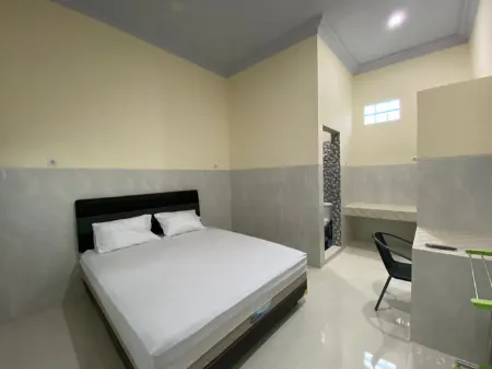 Guest House Pelangi Отели в г. Суменеп