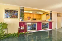 Super 8 by Wyndham Jackson MS