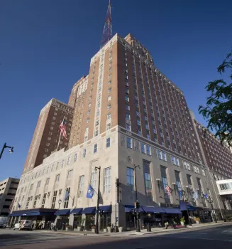 Hilton Milwaukee City Center Hotels near Great Lakes Distillery