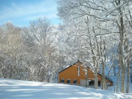 Lodge Matsuya Отели рядом с достопримечательностью «湯宿 寿命延 Onsen Ryokan Jonnobi»