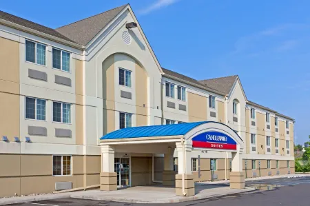 Candlewood Suites Secaucus - Meadowlands Отели рядом со станцией Secaucus Junction