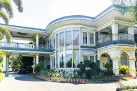 RedDoorz Premium @ Sea Residence Manado فنادق في Mandolang