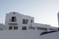 Amphitrite Suites Santorini