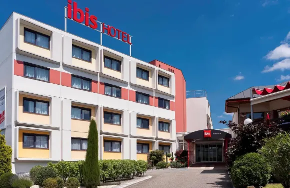 宜必思波爾多湖濱酒店