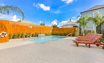 Modern 3Br Condo with Pool