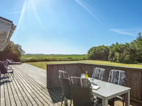 "Anund" - 1.4km from the Sea