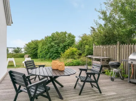 "Sissela" - 5m from the Sea Отели в г. Ebberup