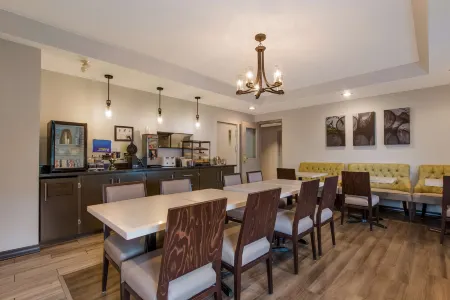 Best Western Colonel Butler Inn Отели в г. Ниагара-он-те-Лейк