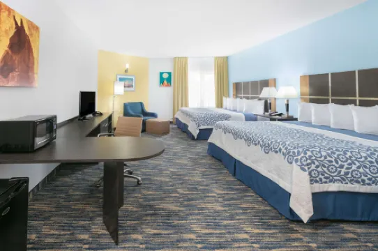 Days Inn & Suites by Wyndham Lubbock Medical Center