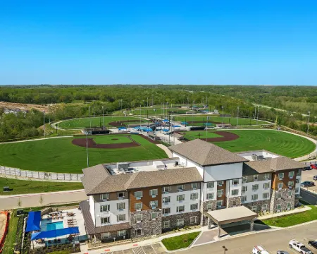 Holiday Inn Express KANSAS CITY NORTH – PARKVILLE by IHG Hotels in Platte County