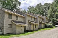 Hemlock Ridge 2B- Charming Two Floor Condo in the Heart of Killington, Perfect! Condo Các khách sạn ở Killington