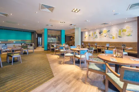 Premier Inn Nottingham City Centre (Chapel Bar) Hotel Отели рядом с достопримечательностью «Университет Ноттингем в Джубили Кампус»
