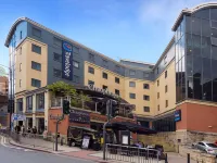 Travelodge Leeds Central Hotels near Trinity Leeds