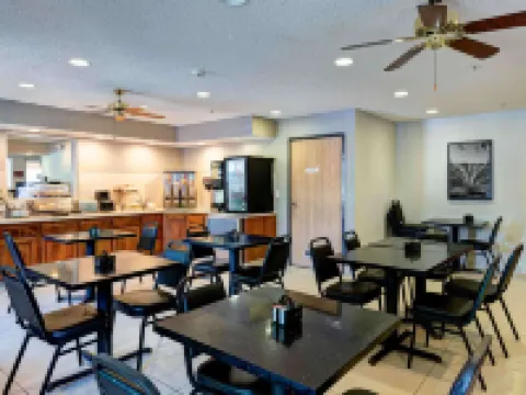 雷丁貝斯特韋斯特SureStay Plus飯店 雷丁住宿飯店