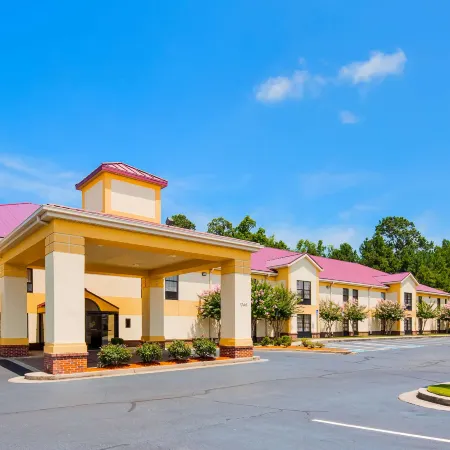 Best Western Hiram Inn Suites