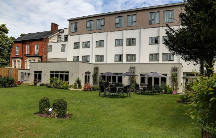 Plus Pinewood on Wilmslow Hotel Cheshire