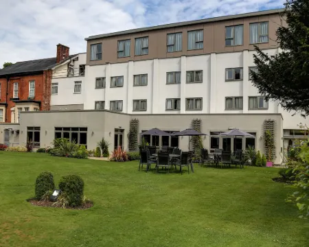Plus Pinewood on Wilmslow Hotel Cheshire Hotels in Handforth