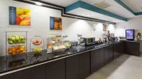 Best Western Plus Birmingham Inn  Suites - breakfast