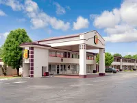 ซุปเปอร์ 8 บายวินด์แฮม โอคลาโฮมา/ฟรอนเทียร์ซิตี้ โรงแรมใกล้สวนสนุก Frontier City