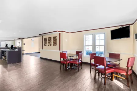 OYO Hotel Tulsa N Sheridan Rd & Airport Отели в г. Талса