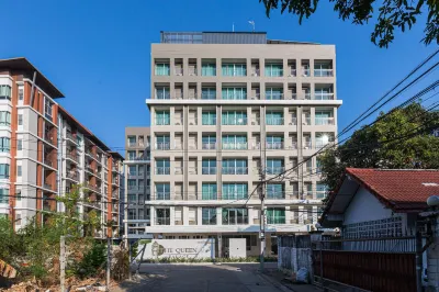 皇后宮飯店 Wat Chaloem Phra Kiat附近的飯店
