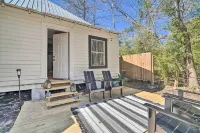 Cozy Livingston House w/ Fenced Yard + Patio! - parking