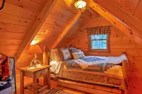 Rustic Dundee Log Cabin w/ Hot Tub & Forest Views! Hotels in Sugar Creek Township