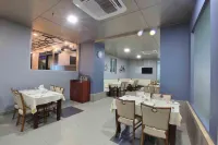 Casa in Luxury Suites - breakfast