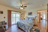Scenic Murphy Cabin w/ Hot Tub, Fire Pit & Views