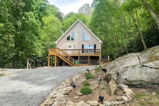 Greystone - Creekside Cabin Hike, Fish and Explore!