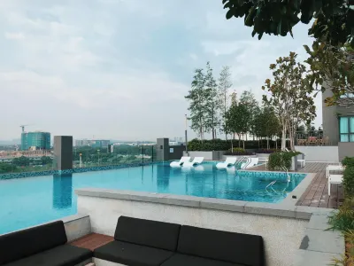Emira Residence Seksyen 13 Shah Alam by Lodge Alpha LaVista Hotels near Sunway Lagoon Elephant Walk
