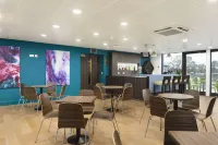 Ramada by Wyndham Cobham - breakfast