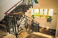 Hotel Pruski - ที่มีที่จอดรถ