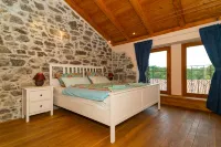 Villa Salvia with Pool Hotels in Matulji