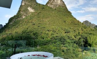 Guilin Yangshuo Couple Yuqing Luxury Homestay (Yulonghe Branch)