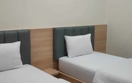 Kenz Hotel Purwokerto Отели в г. Banyumas Regency
