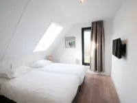 Oesterdam Resort Hotels in Tholen