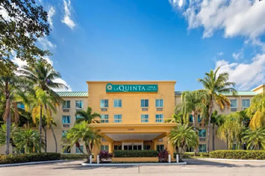 La Quinta Inn & Suites by Wyndham Sawgrass