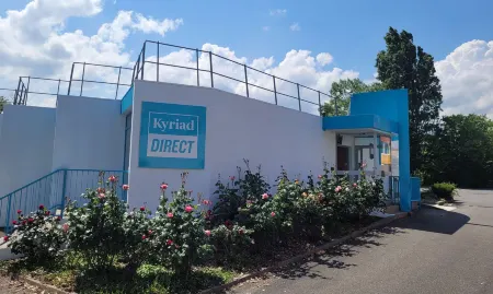 Kyriad Direct Lyon Nord - Dardilly Отели в г. Шазе-д'Азерг