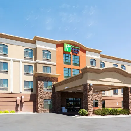 Holiday Inn Express & Suites CHEYENNE by IHG