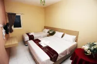 C Stone Hotel Hotels in Tambaksari